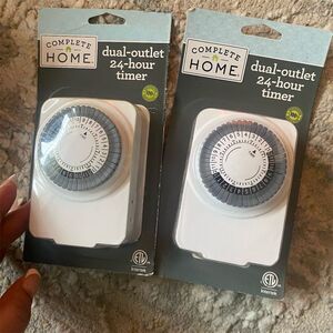 Living Solutions Dual-Outlet 24-Hour Interior Timer Compact & Versatile